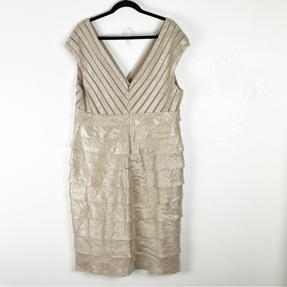 ADRIANNA PAPELL Champagne Gold Tiered Ruffle V-Neck Cap Sleeves Dress Size 16W - Picture 2 of 10